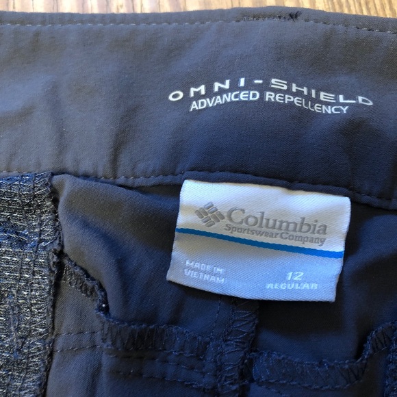 Columbia Sportswear Ladies sz 12 converible pants. Lightweight, water repellent. - Picture 16 of 16